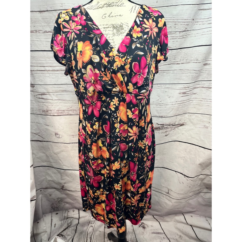 Tiana B. Floral Print Dress Black Pink Orange Short Sleeve V Neck Womens L
